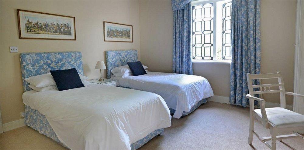 Отель The Cholmondeley Arms Wrenbury Экстерьер фото